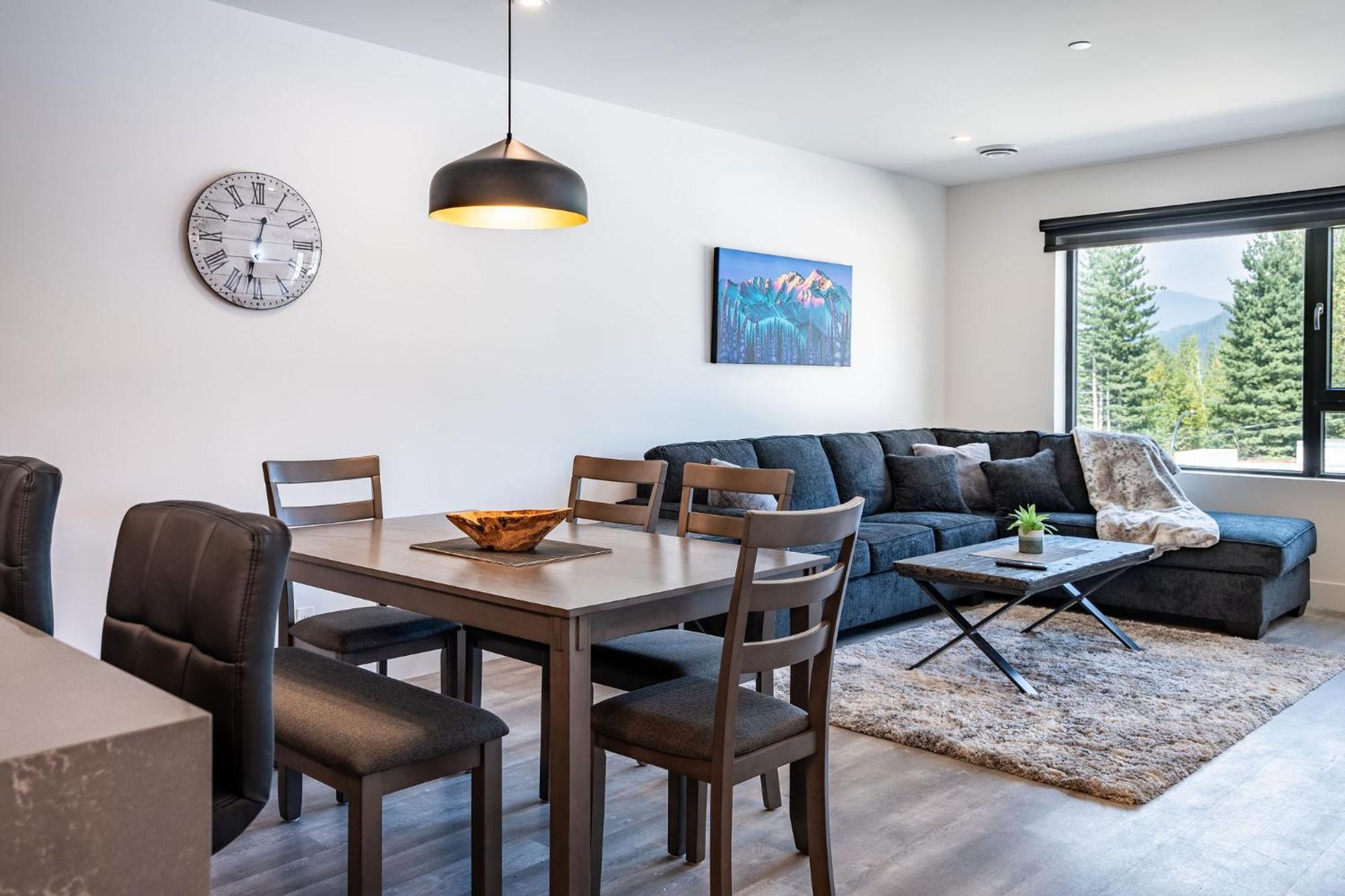 شقة Alpine Haven By Revelstoke Vacations المظهر الخارجي الصورة