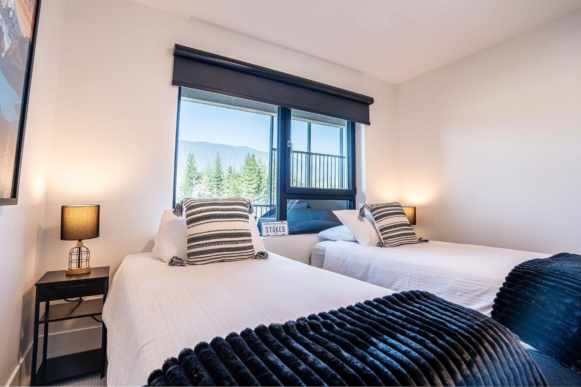 شقة Alpine Haven By Revelstoke Vacations المظهر الخارجي الصورة