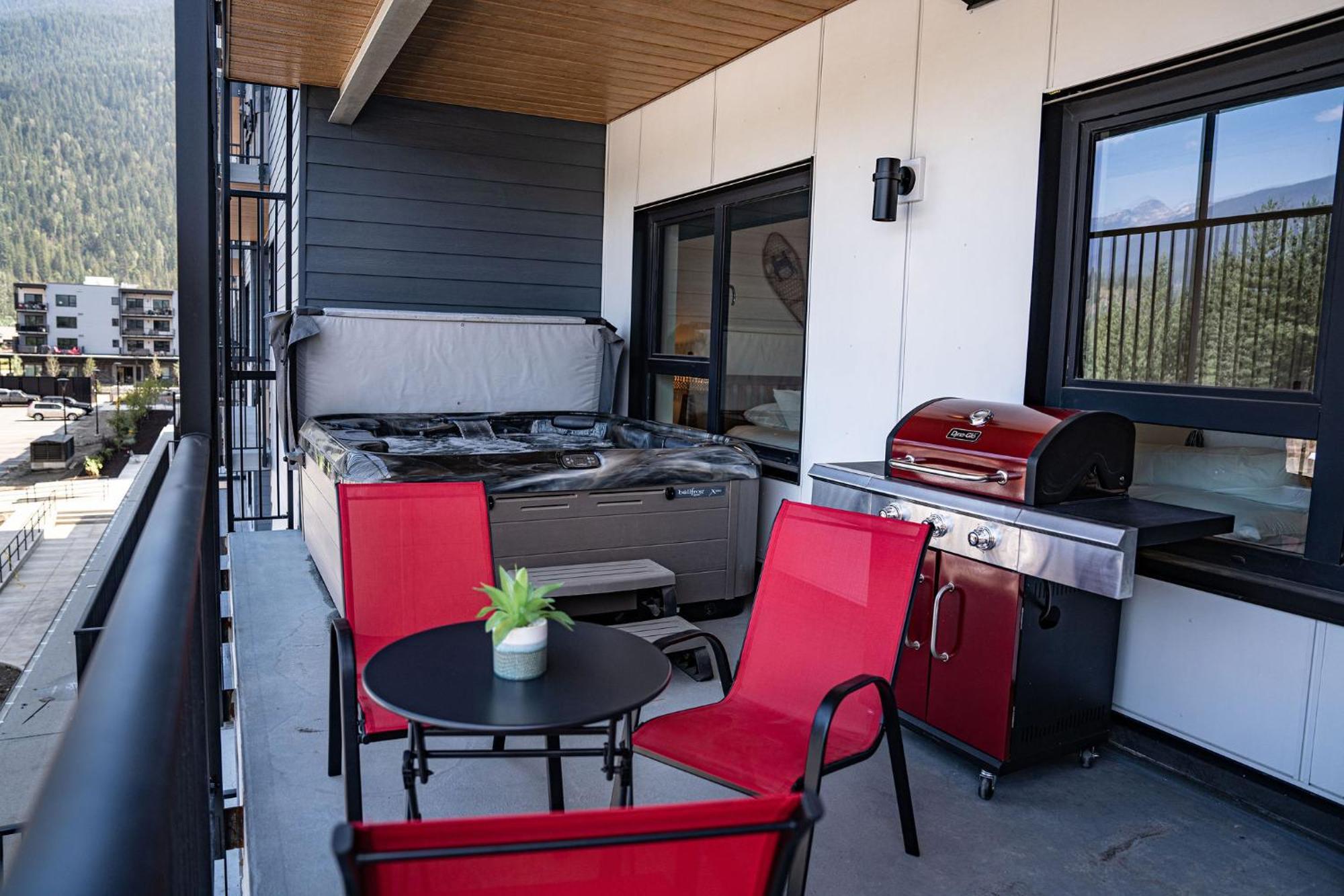 شقة Alpine Haven By Revelstoke Vacations المظهر الخارجي الصورة