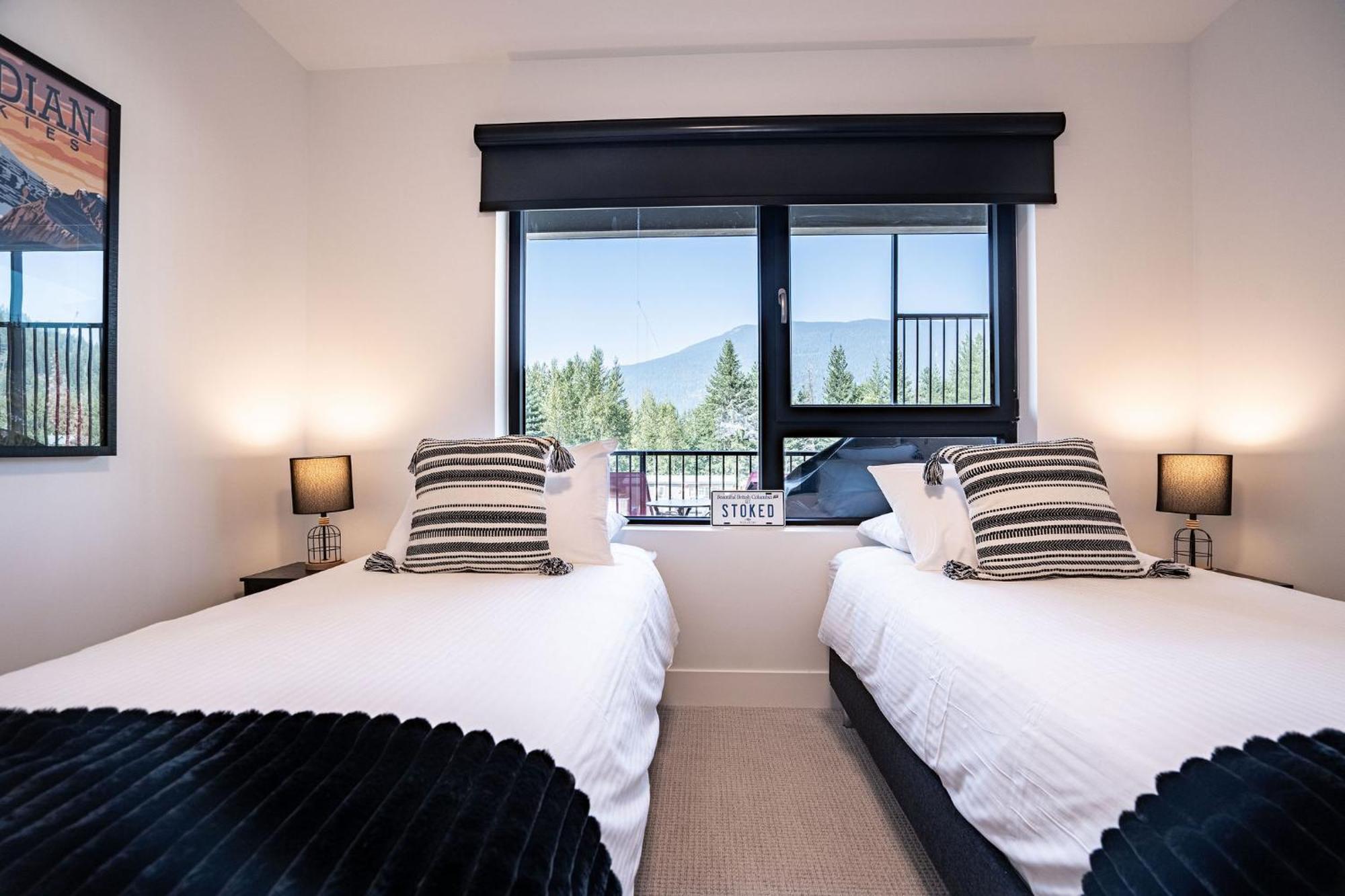 شقة Alpine Haven By Revelstoke Vacations المظهر الخارجي الصورة