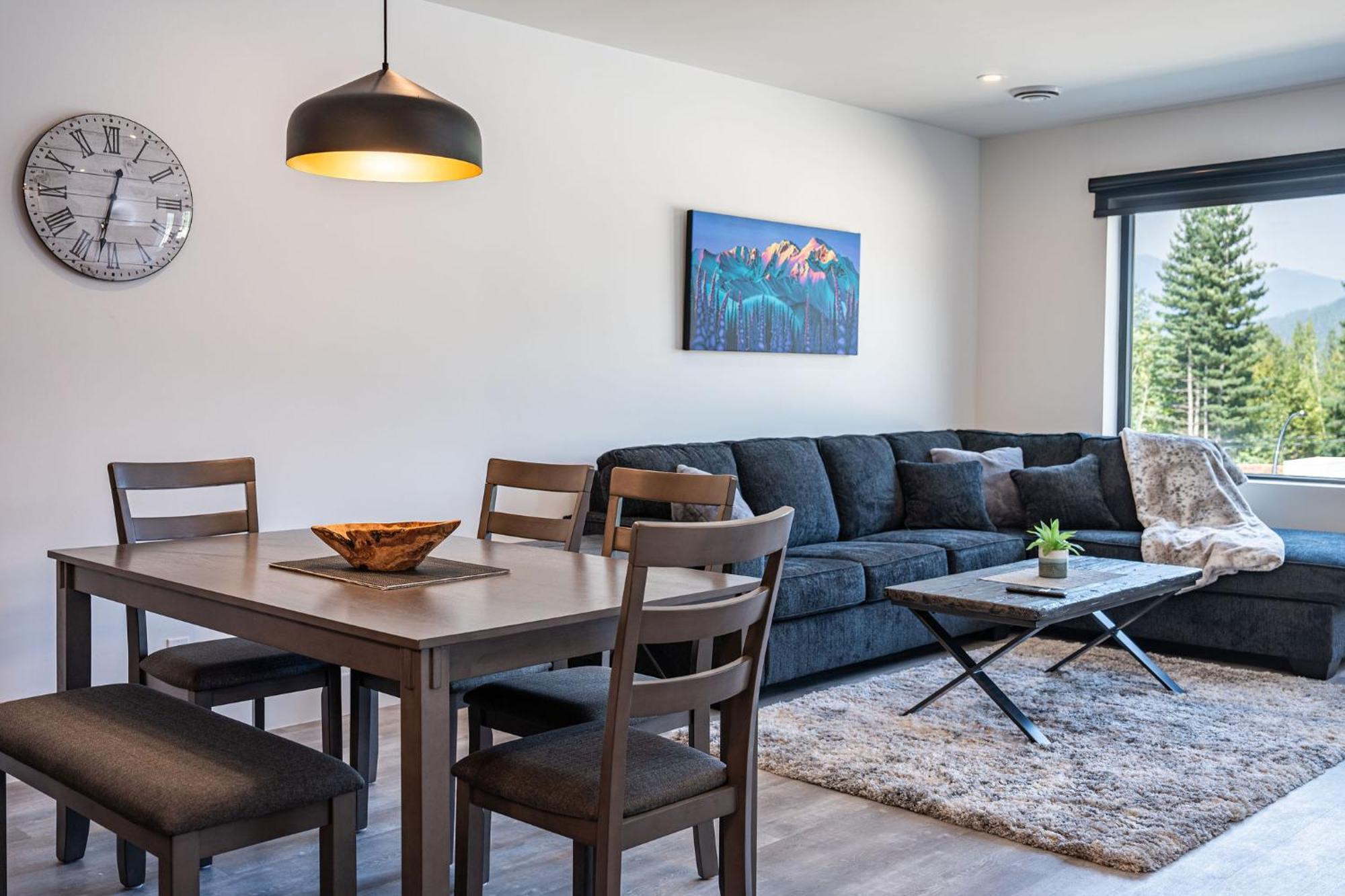 شقة Alpine Haven By Revelstoke Vacations المظهر الخارجي الصورة